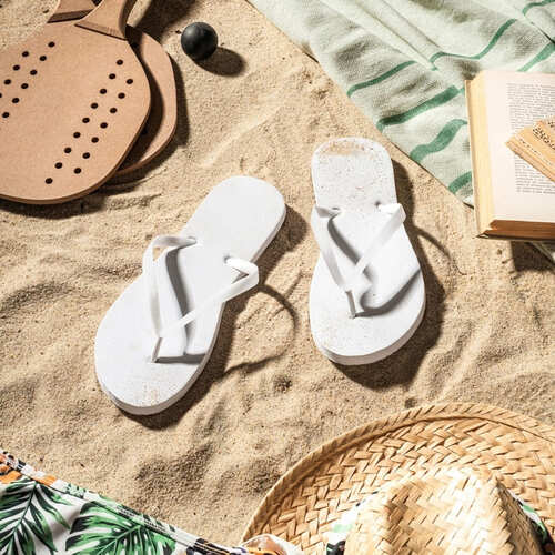 Chinelo Marca Conhecida PE com Tira PVC