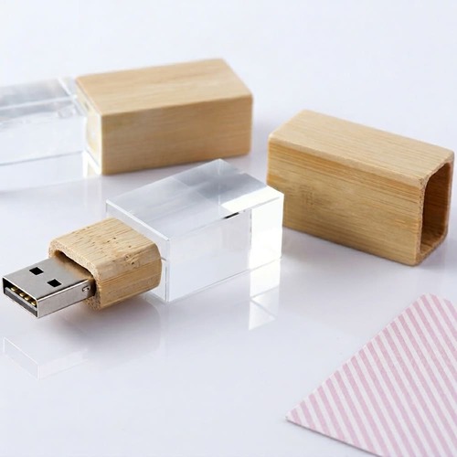 Pen Drive Free Spirit Tampa de Bambu